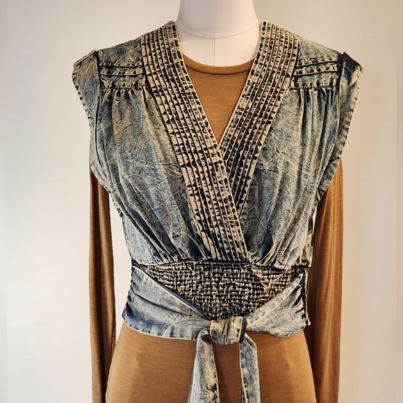 New! || PILCRO || Wrap, vest, chambrey, cropped, pullover, size small, blue - Picture 7 of 12